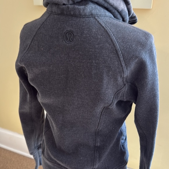 Sweatshirt - Picture 3 of 4